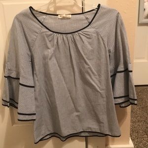 Half-sleeve blouse